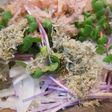 スライス玉ねぎのとろろ昆布サラダ