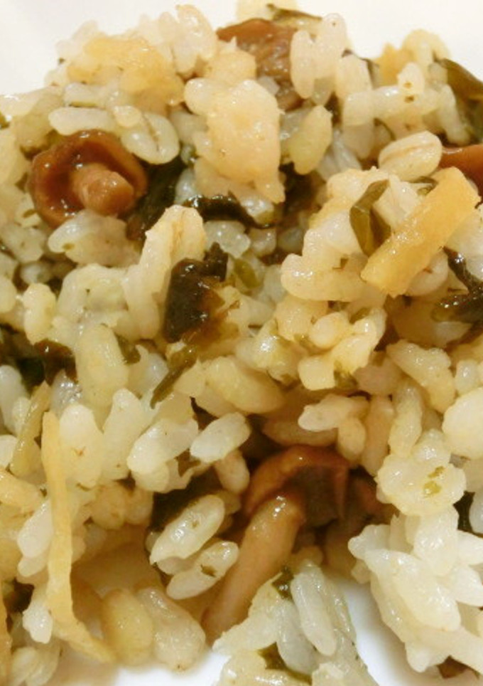 わかめとなめこの佃煮の炊き込み麦ご飯-レシピのメイン写真