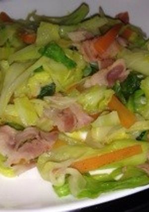 キャベツと人参、ベーコンの炒め物-レシピのメイン写真