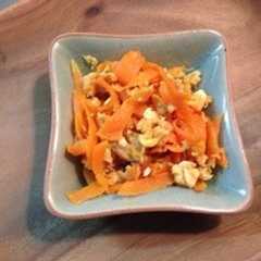 รูปของ 常備菜 にんじんしりしりマヨ風味
