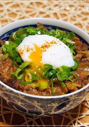 コラーゲンたっぷり♪トロトロ甘辛牛すじ丼-レシピのメイン写真