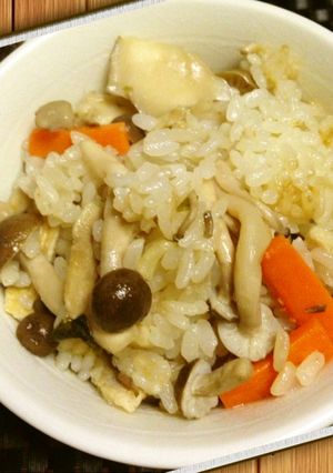 きのこたっぷり★簡単炊き込みごはん-レシピのメイン写真