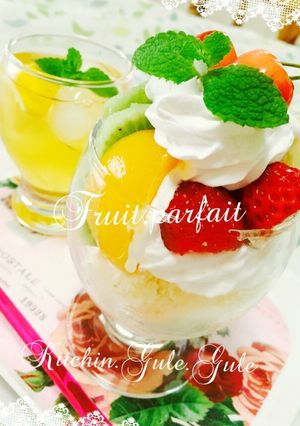旬のフルーツで♡フルーツパフェ-レシピのメイン写真