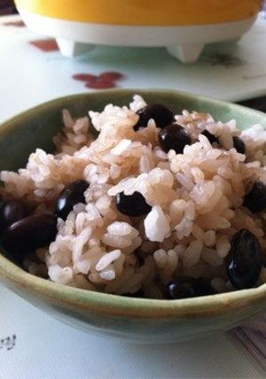 余った黒豆煮で*黒豆おこわ*-レシピのメイン写真