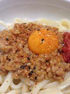 サッパリ食べられる!梅納豆の冷やしうどん-レシピのメイン写真
