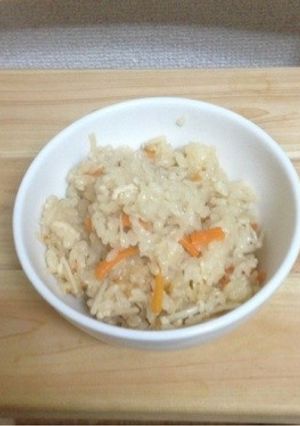 ソーサリーⅱでエノキと人参の炊込みご飯-レシピのメイン写真