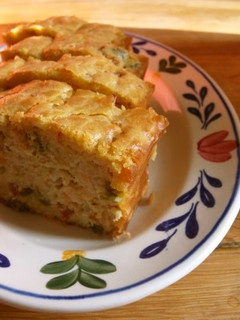 スモークサーモンとクリチのケークサレ-レシピのメイン写真