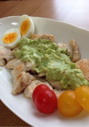 鶏胸肉のアボカドソースがけ-レシピのメイン写真