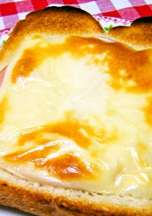 ケチャ味♪ハムチーズのトースト-レシピのメイン写真