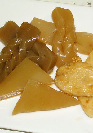 こんにゃくと笹かまの煮物　42kcal-レシピのメイン写真