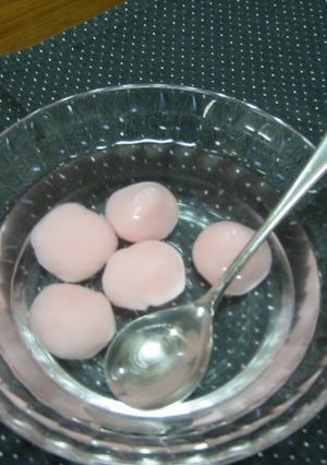 春色！さくら餅風味白玉の杏仁シロップ-レシピのメイン写真