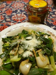アンチョビの威力で♪美味しいリーキ炒め-レシピのメイン写真