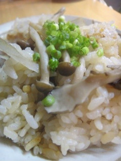 食物繊維たっぷり!きのこの炊き込みご飯-レシピのメイン写真