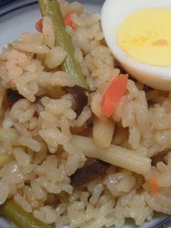 ラーメンスープで簡単中華風炊き込みご飯-レシピのメイン写真