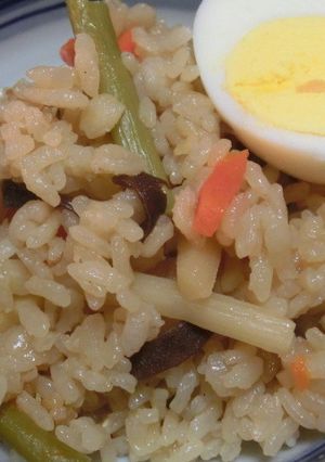 ラーメンスープで簡単中華風炊き込みご飯-レシピのメイン写真