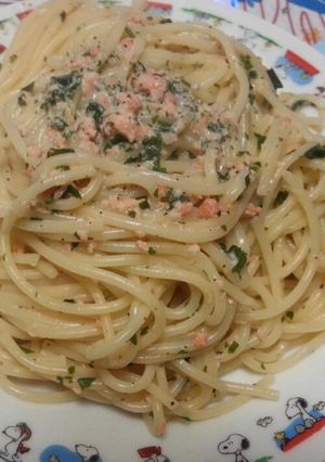 鮭とワカメのなんちゃってクリームパスタ-レシピのメイン写真
