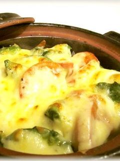 ワインに合うトマトとアボカドのチーズ焼き-レシピのメイン写真