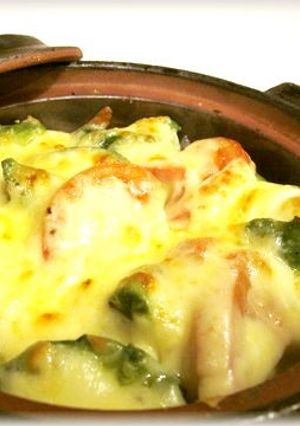 ワインに合うトマトとアボカドのチーズ焼き-レシピのメイン写真