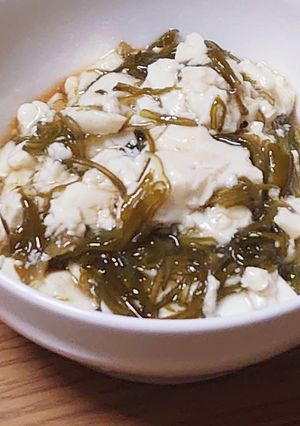 豆腐とメカブの小鉢-レシピのメイン写真