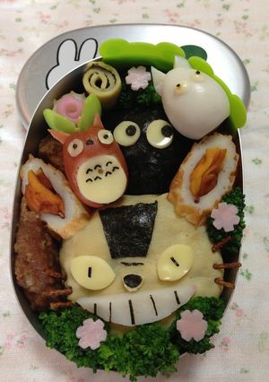 キャラ弁 トトロキャラ ネコバスに集合-レシピのメイン写真