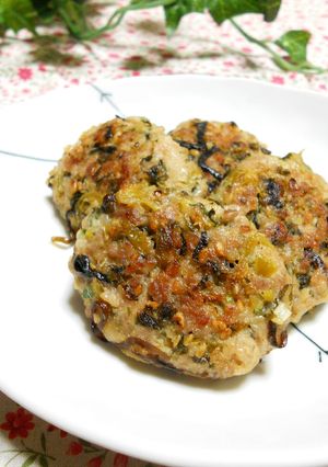 お弁当に☆高菜と塩昆布入りの焼きつくね-レシピのメイン写真