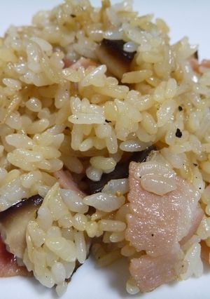 バター醤油炒めご飯　きのこ×ベーコン-レシピのメイン写真