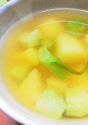 ブロッコリー茎とじゃが芋のコンソメスープ-レシピのメイン写真