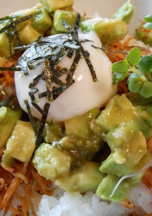 【しらすとアボカドの美味しい丼】-レシピのメイン写真