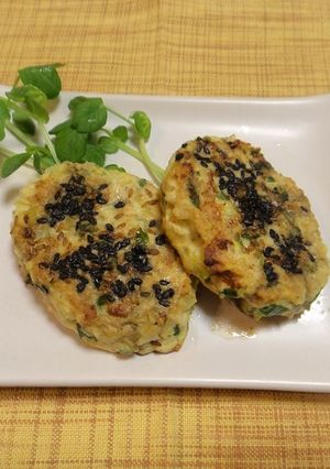豆苗と金いりごまの鶏つくね-レシピのメイン写真