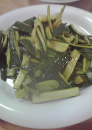 5分で野菜をもう一品★ズッキーニ炒め-レシピのメイン写真