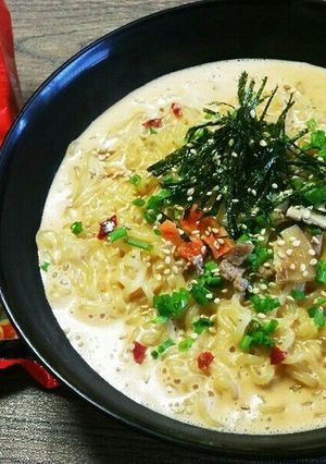 中毒♡辛ラーメン！とろとろ濃厚ミルク仕立-レシピのメイン写真
