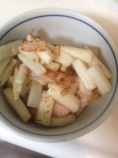 かぶの皮とベーコンに炒めもの★-レシピのメイン写真