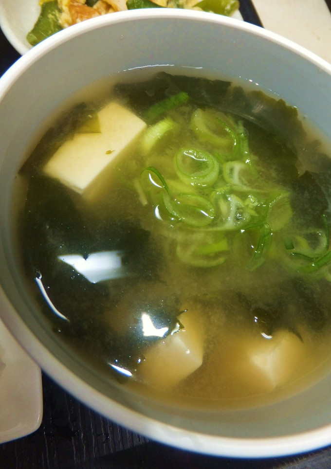 豆腐とわかめとネギの味噌汁-レシピのメイン写真