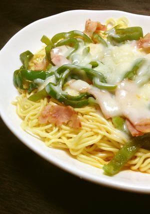 【インスタントラーメン】ピザそば-レシピのメイン写真
