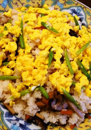 お祝いご飯☆鶏肉と椎茸の五目混ぜ寿司-レシピのメイン写真