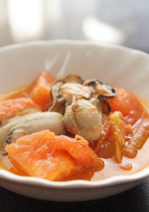 超簡単！牡蠣とトマトの塩麹炒め-レシピのメイン写真