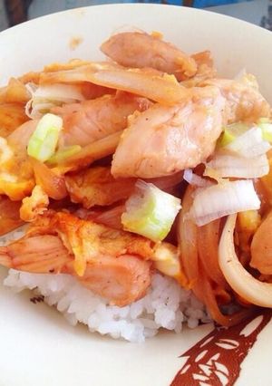 あっさりスパイシーな塩ダレ親子丼-レシピのメイン写真