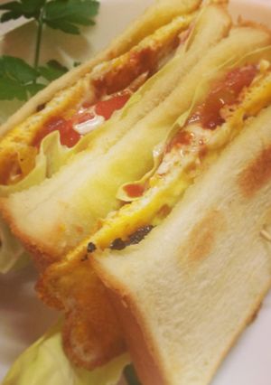 ベーコン、トマト、卵のサンドイッチ-レシピのメイン写真