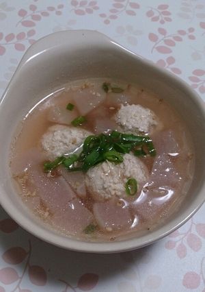 紅くるり(大根)とフワフワ鶏団子のスープ-レシピのメイン写真