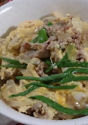 豚バラ肉とひき肉のボリューム玉子丼！-レシピのメイン写真