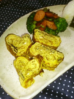 煎り胡麻香る♡つぶつぶ食感卵焼き~弁当-レシピのメイン写真