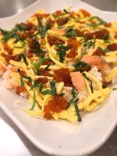 親子ちらし寿司(鮭といくら)-レシピのメイン写真