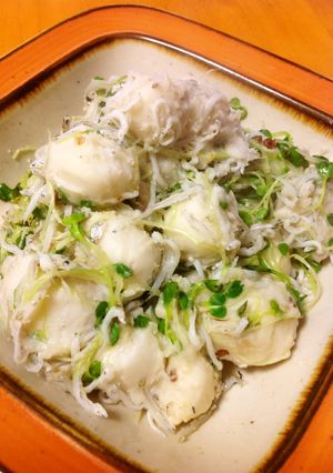 里芋、カイワレ、しらす干しのバター炒め-レシピのメイン写真