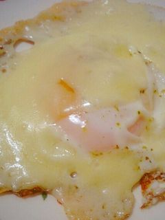 カリカリチーズ目玉焼き-レシピのメイン写真