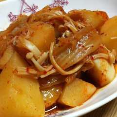 A picture of ジャガイモのキムチ煮.