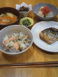 リメイク☆残った焼き鮭で混ぜご飯-レシピのメイン写真
