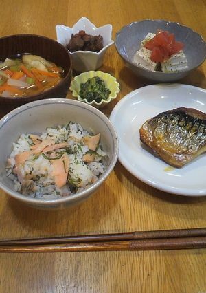 リメイク☆残った焼き鮭で混ぜご飯-レシピのメイン写真