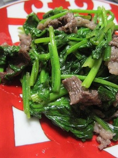 牛肉赤ワインとほうれん草-レシピのメイン写真