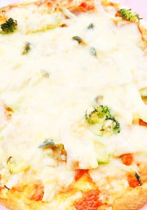 手軽にすぐ作れちゃう♡トマトソースピザ-レシピのメイン写真