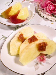 りんごには梅干し♡梅干し残り汁の消費にも-レシピのメイン写真
